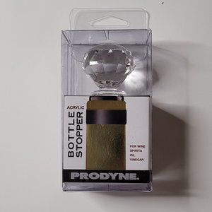 Prodyne Solid Crystal-Clear Acrylic Bottle Stopper with Airtight Silicone Seal